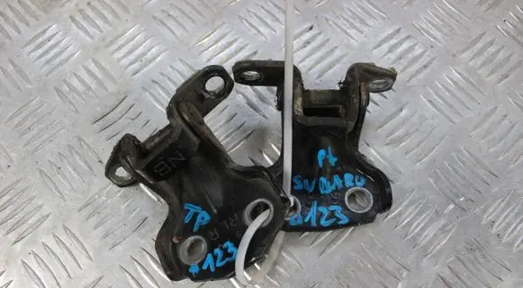 Subaru Impreza II Rear door hinge set 