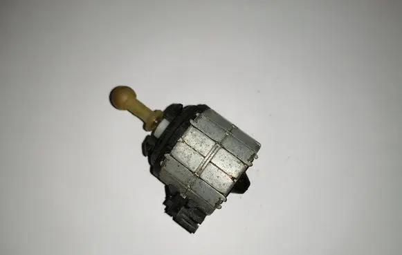 BMW X5 E70 Headlight level adjustment motor 6938563