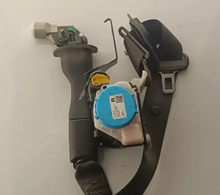 Opel Insignia B Front seatbelt 23464716 565485871