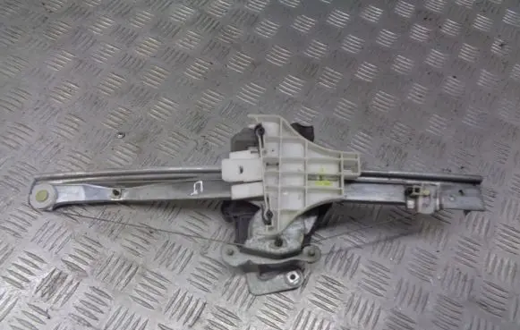 Ford Mondeo Mk III Front door electric window regulator 