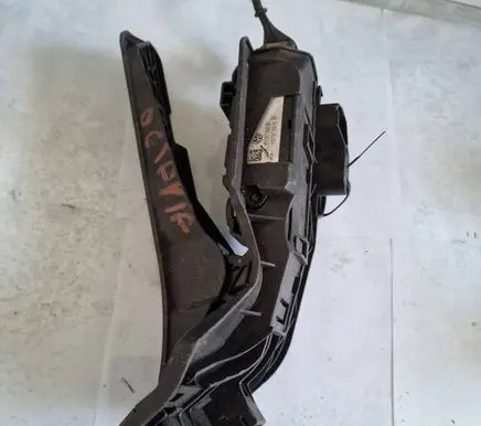 Skoda Superb B6 (3T) Accelerator throttle pedal 1K2721503AE 6PV01104000