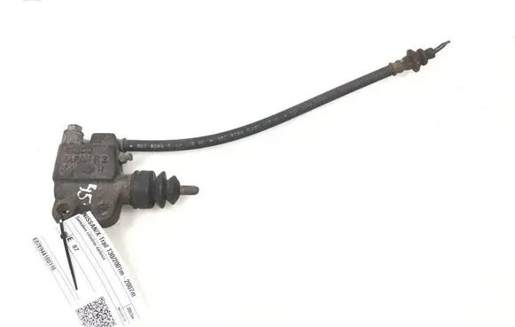 Nissan X-Trail T30 Clutch slave cylinder 