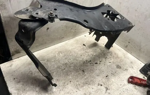 Mercedes-Benz E W211 Side radiator support slam panel 