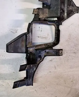 Headlight/headlamp mounting bracket