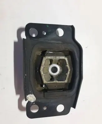 Ford Fusion II Engine mount bracket DG937M121EA