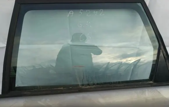 Citroen C5 Rear door window glass