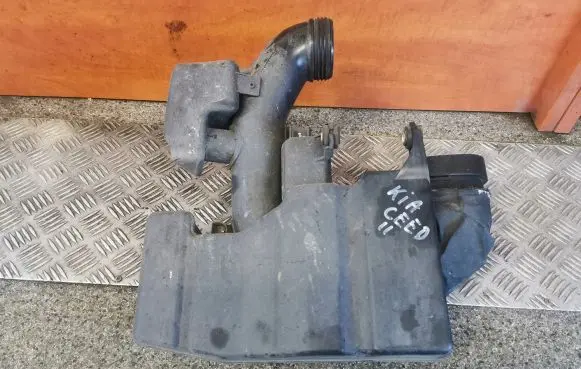 Hyundai i30 Intake resonator 28220A5800