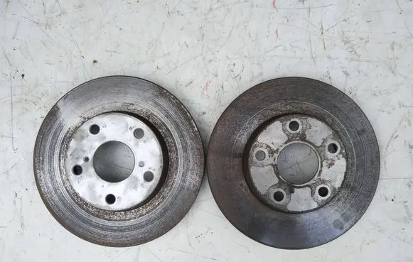 Toyota RAV 4 (XA20) Front brake disc 23182012