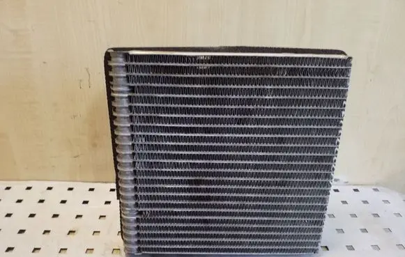 Audi TT TTS Mk2 A/C cooling radiator (condenser)