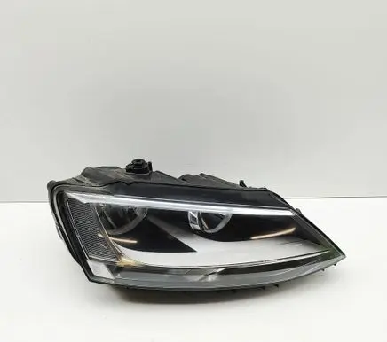 Volkswagen Jetta VI Headlight/headlamp 5C8941006