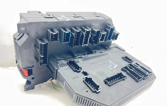 Mercedes-Benz S W221 Fuse module A2215402250 08022153 A2215450001