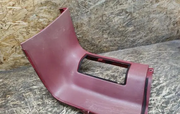 Trunk/boot lower side trim panel