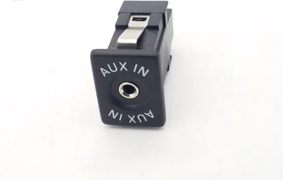 Volkswagen Tiguan AUX in-socket connector 5M0035724