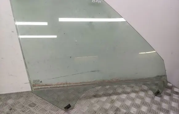 Citroen C4 I Picasso Front door window glass four-door