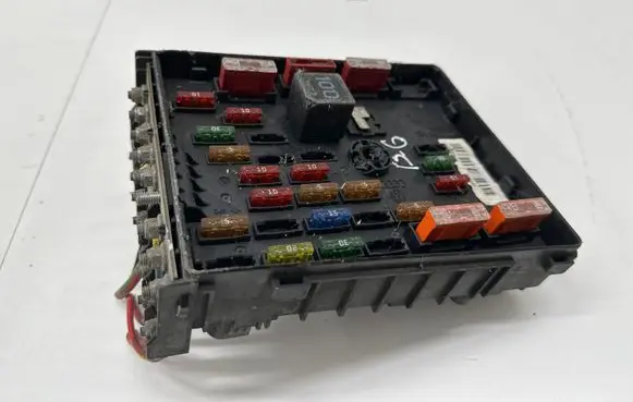 Volkswagen PASSAT B6 Fuse box set 3C0937125