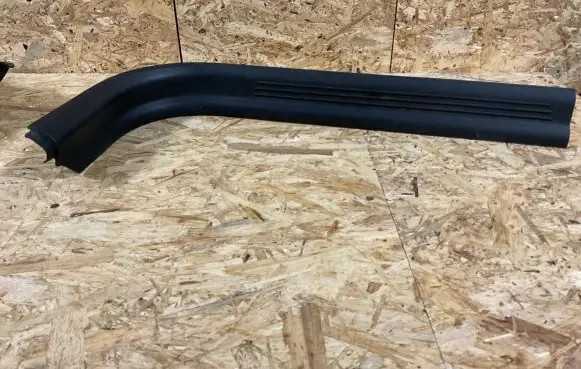 Volvo V50 Front sill trim cover 8641784 1110136 11137