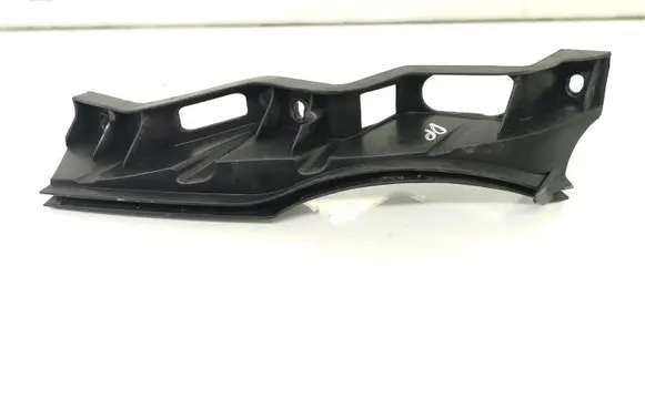 Volkswagen PASSAT B6 Front bumper mounting bracket 3C0807890