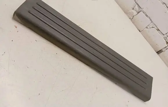 Ford Ranger Front sill trim cover AB392113200AAW
