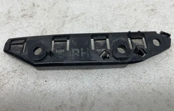 Tesla Model 3 Front bumper mounting bracket 108418200E