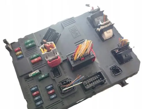 Peugeot 206+ Comfort/convenience module 9646777480