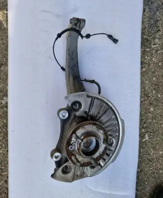 Jeep Grand Cherokee WL Front wheel hub 68483788AC