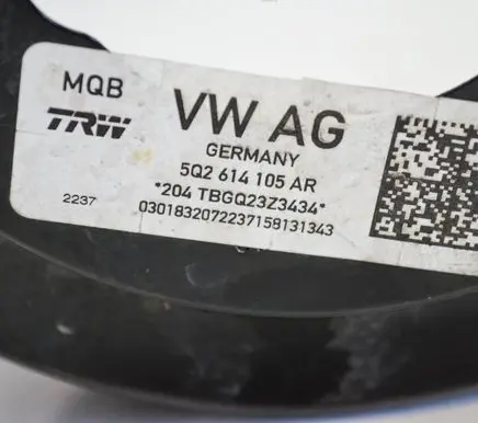 Volkswagen Golf VII Other engine bay part 5Q2614105AR