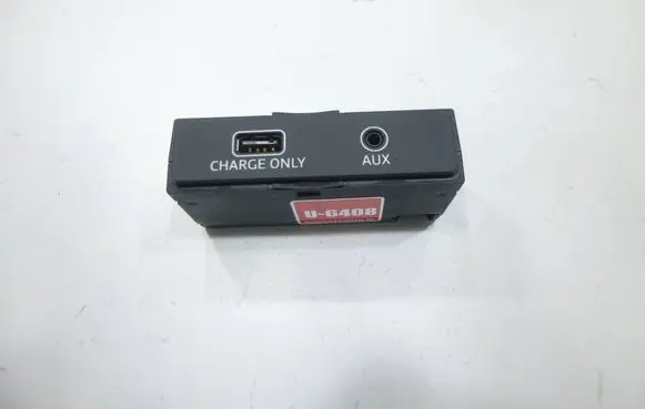 Audi A4 S4 B9 AUX in-socket connector 8W0035726 00726003118