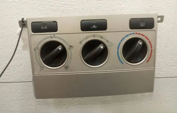Toyota Corolla Verso AR10 Climate control unit 559000F011 69670001 2070410