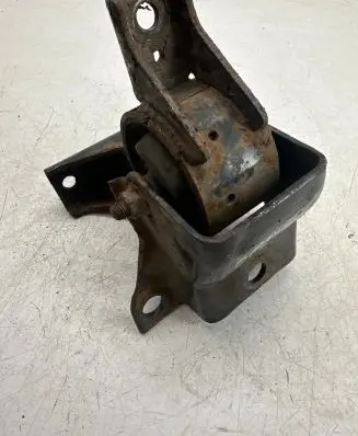 Opel Agila A Engine mount bracket
