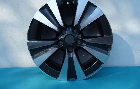 Nissan Pulsar R17 alloy rim 3NA3A