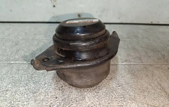 Mercedes-Benz ML W164 Engine mount bracket A2512403117