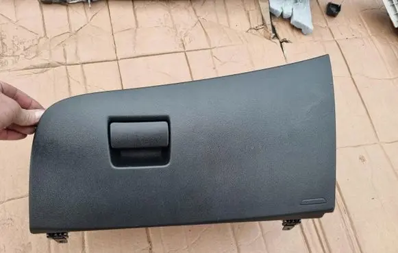 Opel Insignia B Glove box 39097522