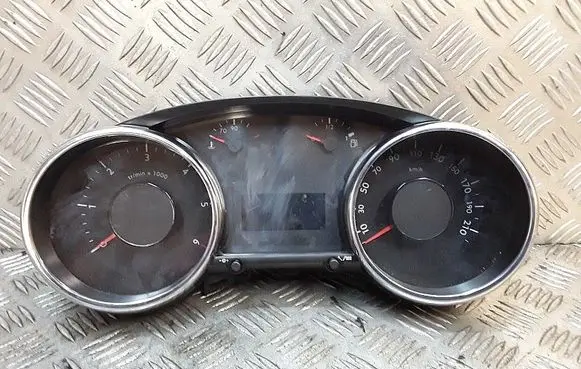 Speedometer (instrument cluster)