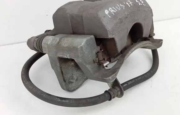 Toyota Prius (XW50) Front brake caliper