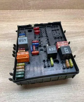 Volkswagen Touran I Fuse module 1K0937124H 0346286758E