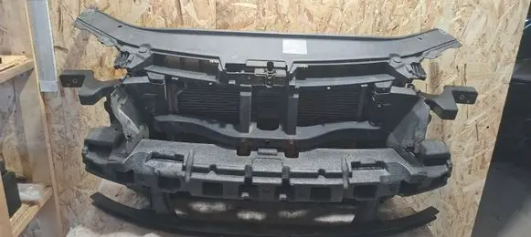 Volkswagen Golf V Radiator support slam panel 701010081