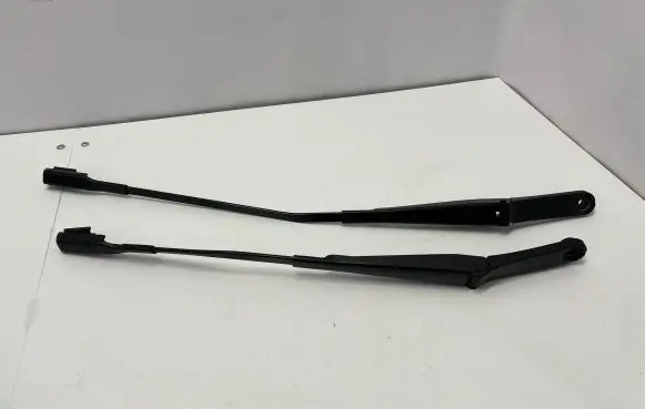 Front wiper blade arm