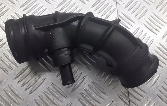 Toyota Yaris Air intake hose/pipe