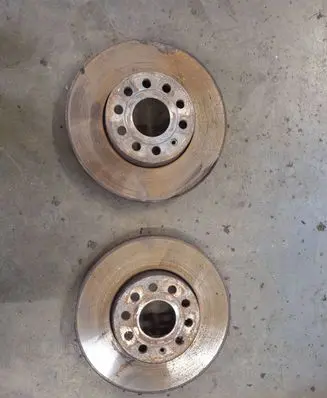Volkswagen Touran I Front brake disc