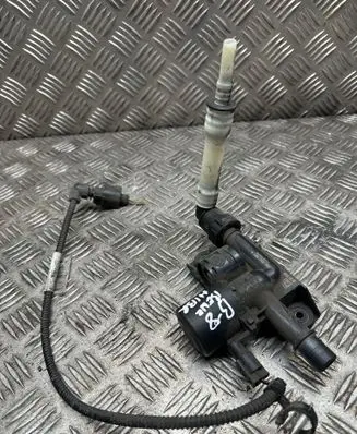 Volkswagen PASSAT B8 Fuel pressure regulator 5Q0201559A