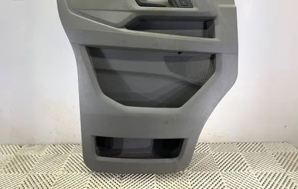 Volkswagen Crafter Front door card panel trim