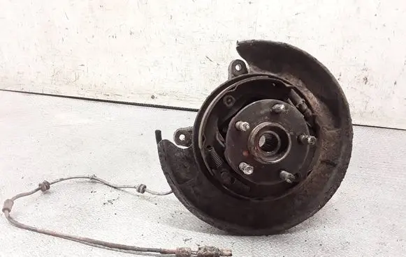 Subaru Forester SH Rear wheel hub spindle/knuckle 
