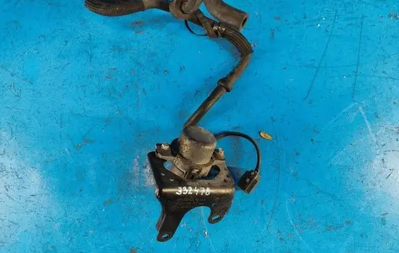 Chrysler 200 Vacuum pump 4581486AA