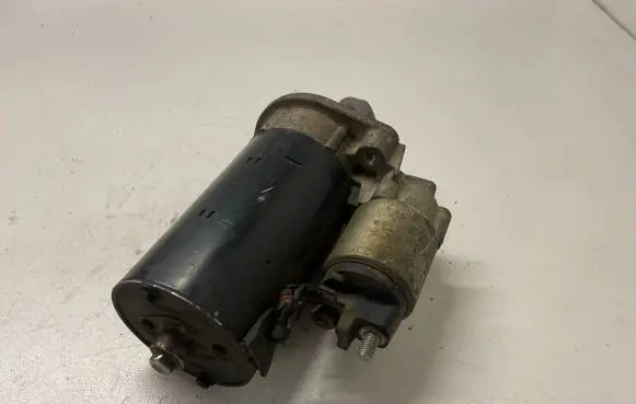 Mercedes-Benz E W211 Starter motor A0051516601 0001109250