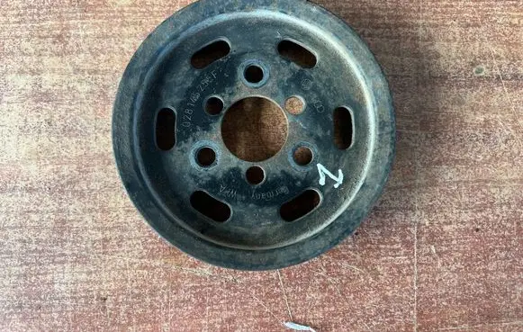 Audi A4 S4 B5 8D Power steering pump pulley 028145255F