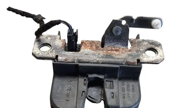 Volkswagen Polo IV 9N3 Tailgate/trunk/boot lock/catch/latch 6Q6827505E