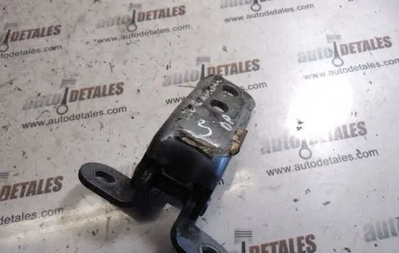 Toyota Corolla E120 E130 Front door upper hinge
