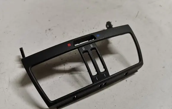 BMW X5 E70 Rear air vent grill 