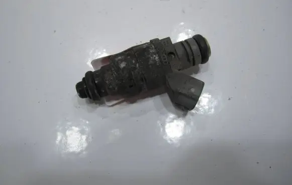 Audi A3 S3 8P Fuel injector 06A906031BT