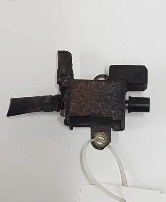 Audi A6 S6 C5 4B Turbo solenoid valve 026906283